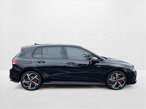2025 Volkswagen Golf GTI 2.0T SE DSG