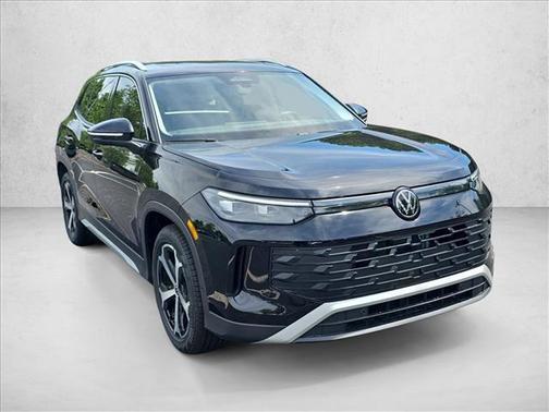 Deep Black Pearl 2026 Volkswagen Tiguan 2.0T SE