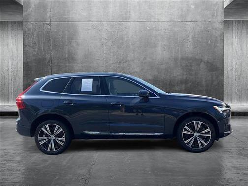 2022 Volvo XC60 B6 Inscription