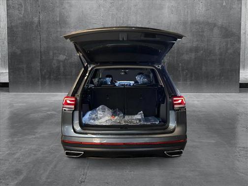 2025 Volkswagen Atlas 2.0T SE