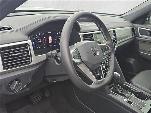 2023 Volkswagen Atlas Cross Sport 2.0T SE w/Technology