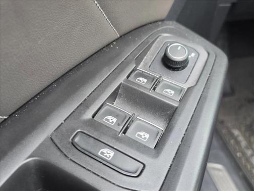 2023 Volkswagen Atlas Cross Sport 2.0T SE w/Technology