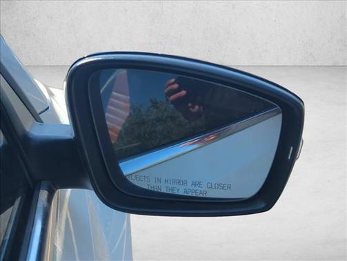 Candy White 2013 Volkswagen Beetle 2.0T