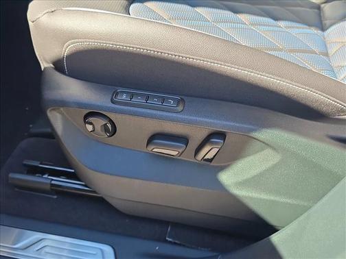 2026 Volkswagen Atlas Cross Sport 2.0T SEL Premium