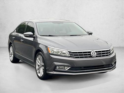 Platinum Gray Metallic 2017 Volkswagen Passat 1.8T SE w/Technology