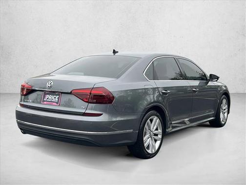 Platinum Gray Metallic 2017 Volkswagen Passat 1.8T SE w/Technology