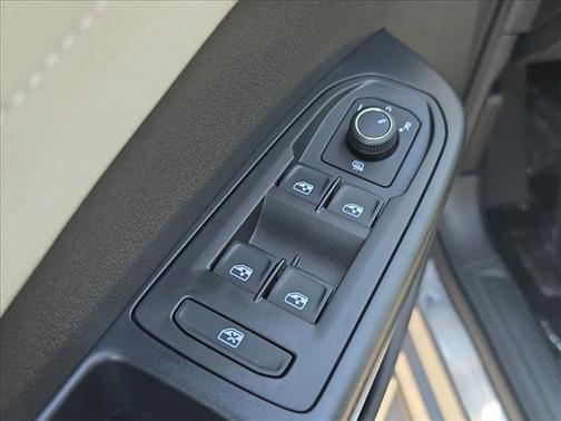 Pyrite Silver Metallic 2026 Volkswagen Taos SEL