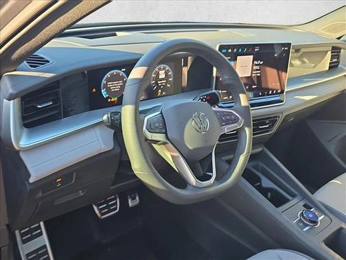 2025 Volkswagen Tiguan 2.0T SE R-Line Black