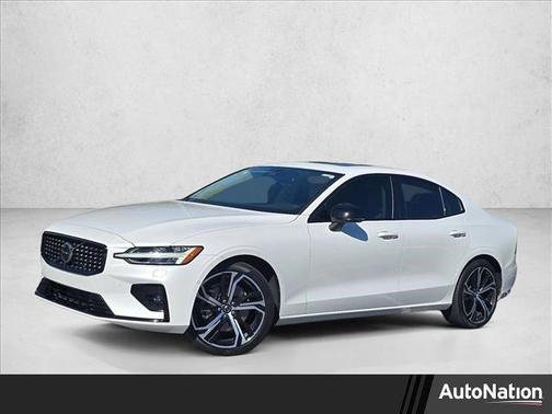 2024 Volvo S60 B5 Plus Dark Theme