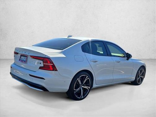 2024 Volvo S60 B5 Plus Dark Theme