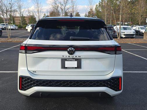 2026 Volkswagen Tiguan 2.0T SE R-Line Black