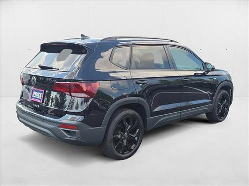 2024 Volkswagen Taos 1.5T SE Black