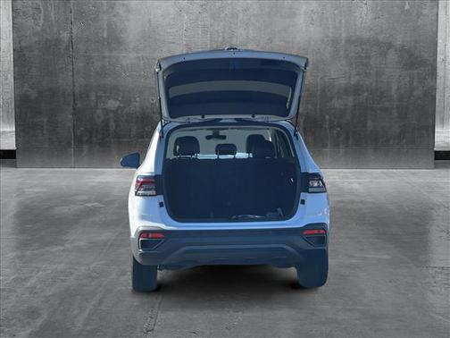 2025 Volkswagen Taos 1.5T SE Black