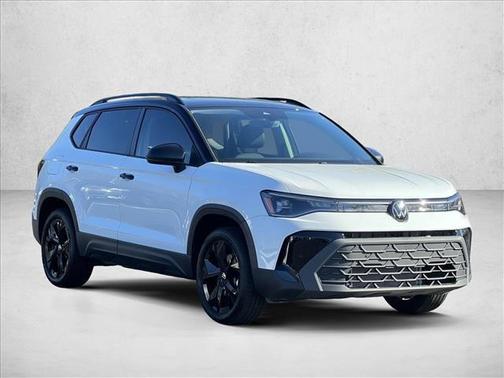 2025 Volkswagen Taos 1.5T SE Black