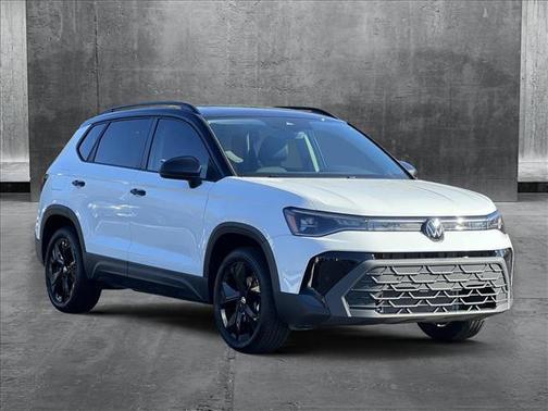 2025 Volkswagen Taos 1.5T SE Black