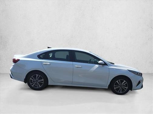 Snow White Pearl 2024 Kia Forte LXS