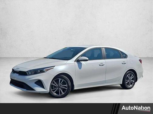 Snow White Pearl 2024 Kia Forte LXS