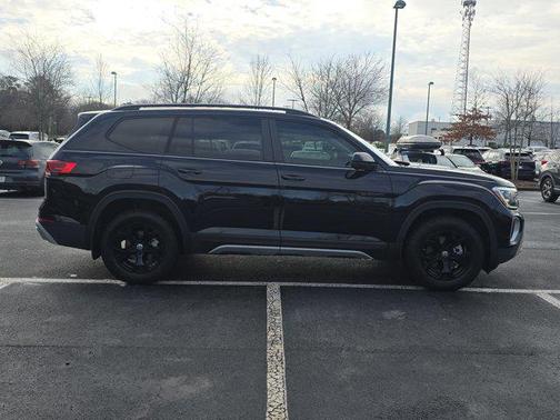 2024 Volkswagen Atlas 2.0T SE w/Technology 4MOTION