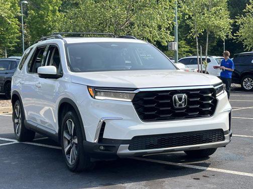 2023 Honda Pilot AWD Elite