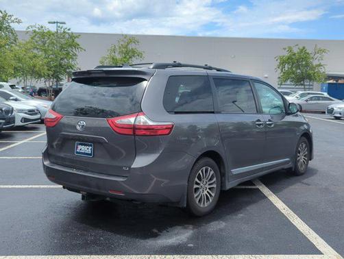 2019 Toyota Sienna XLE Premium