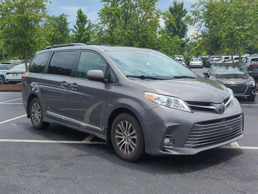 2019 Toyota Sienna XLE Premium