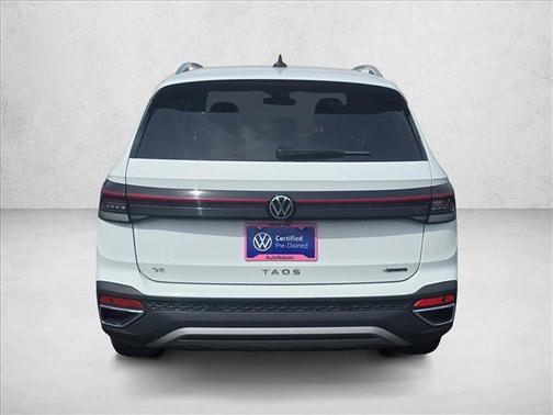 Deep Black Pearl 2025 Volkswagen Taos 1.5T SE