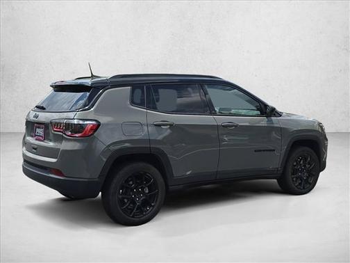 Sting-Gray Clearcoat 2023 Jeep Compass Latitude