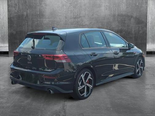 2024 Volkswagen Golf GTI 2.0T SE DSG