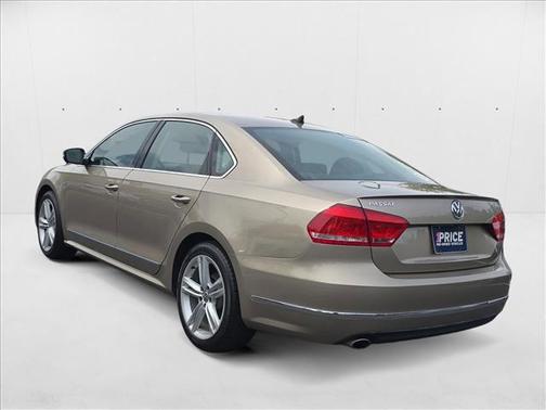 2015 Volkswagen Passat 1.8T Auto SE w/Sunroof & Nav