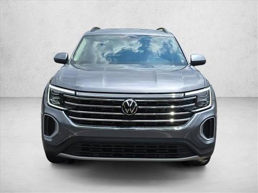 Silver Mist Metallic 2024 Volkswagen Atlas 2.0T SE