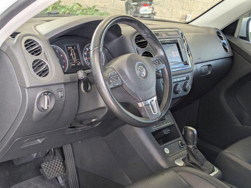 Pure White 2017 Volkswagen Tiguan 2.0T S