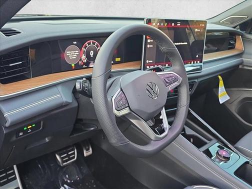 2026 Volkswagen Tiguan 2.0T SEL R-Line 4MOTION