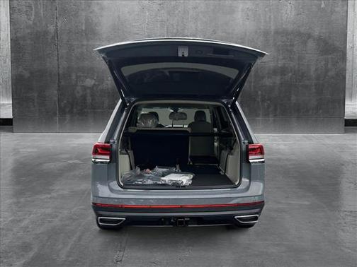 2025 Volkswagen Atlas 2.0T SE w/Technology 4MOTION