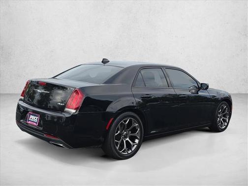 2018 Chrysler 300 Touring