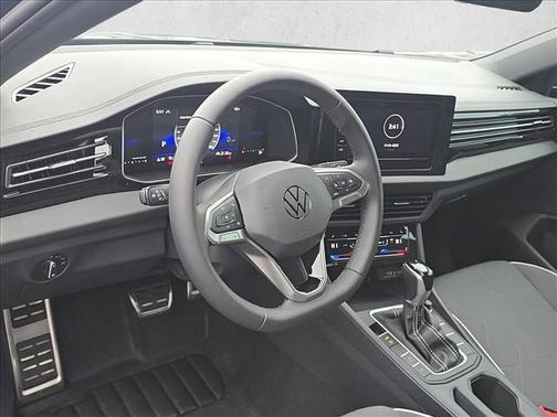Deep Black Pearl 2026 Volkswagen Jetta 1.4T S