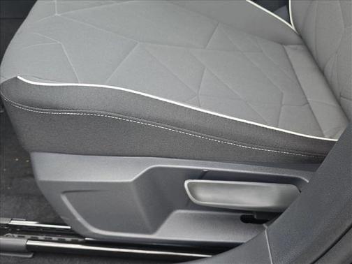 Deep Black Pearl 2026 Volkswagen Jetta 1.4T S