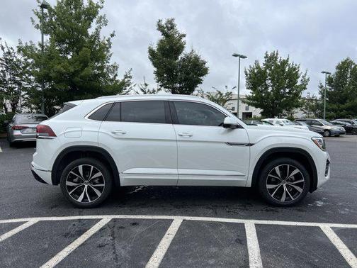 2025 Volkswagen Atlas Cross Sport 2.0T SEL Premium