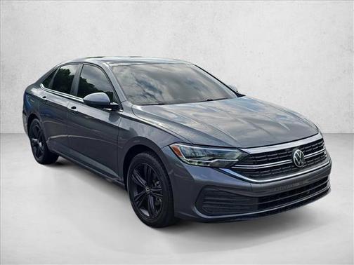 Silver/Gray 2022 Volkswagen Jetta 1.5T SE