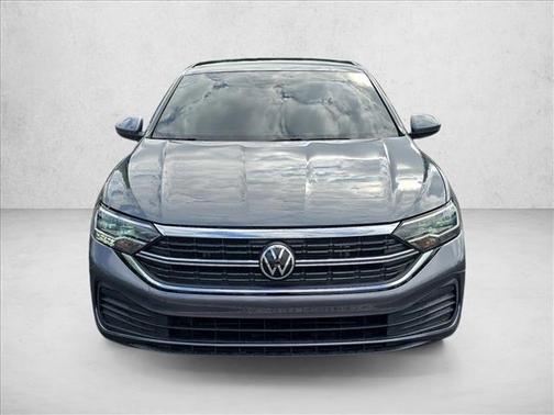 Silver/Gray 2022 Volkswagen Jetta 1.5T SE