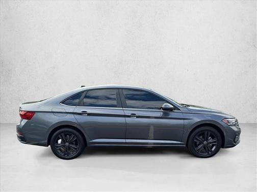 Silver/Gray 2022 Volkswagen Jetta 1.5T SE