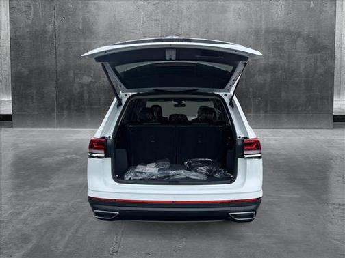 2025 Volkswagen Atlas 2.0T SE