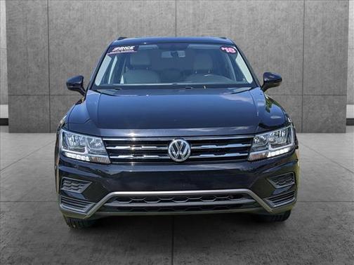 Photo 2 of 24 of 2018 Volkswagen Tiguan 2.0T SE