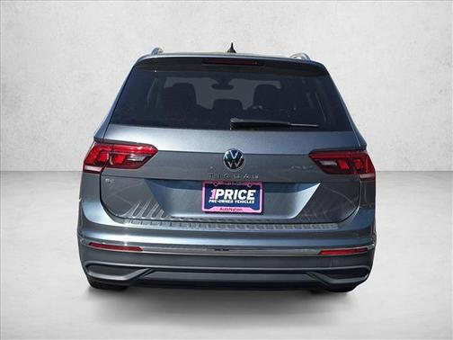 Platinum Gray Metallic 2023 Volkswagen Tiguan 2.0T SE