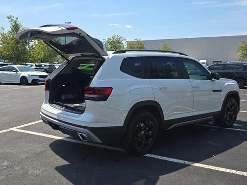 2026 Volkswagen Atlas 2.0T Peak Edition