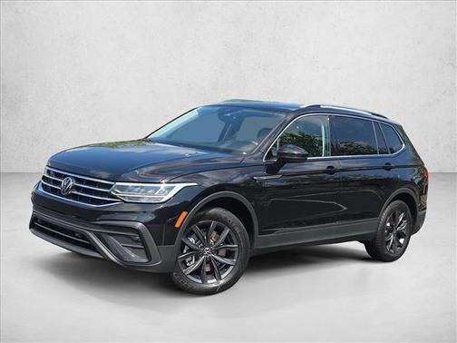 Deep Black Pearl 2022 Volkswagen Tiguan 2.0T SE