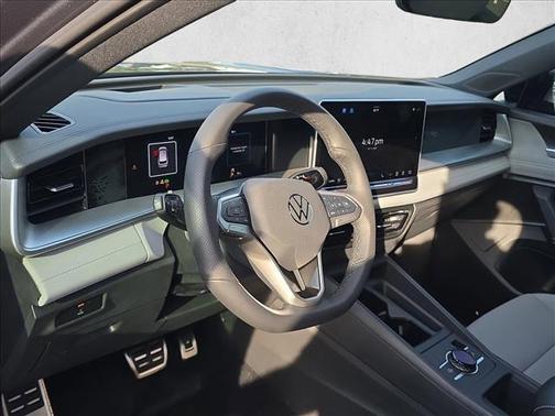 2025 Volkswagen Tiguan 2.0T SE R-Line Black