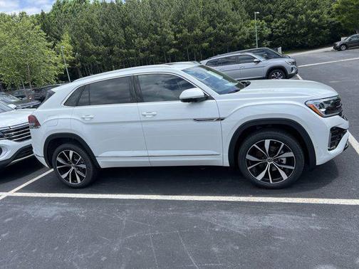 2025 Volkswagen Atlas Cross Sport 2.0T SEL Premium