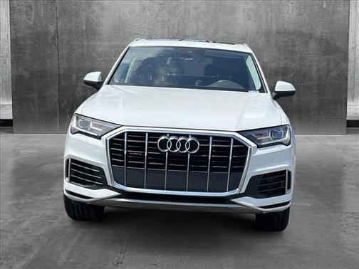 2022 Audi Q7 55 Premium