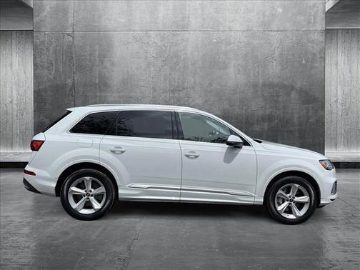 2022 Audi Q7 55 Premium