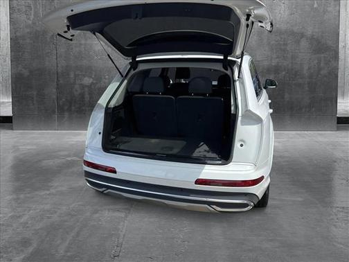 2022 Audi Q7 55 Premium